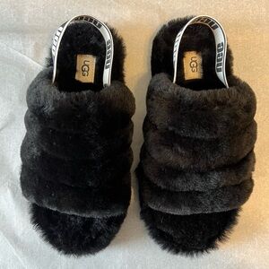 UGG Fluff Yeah slide flat sandals in black size 5‎ NWOT